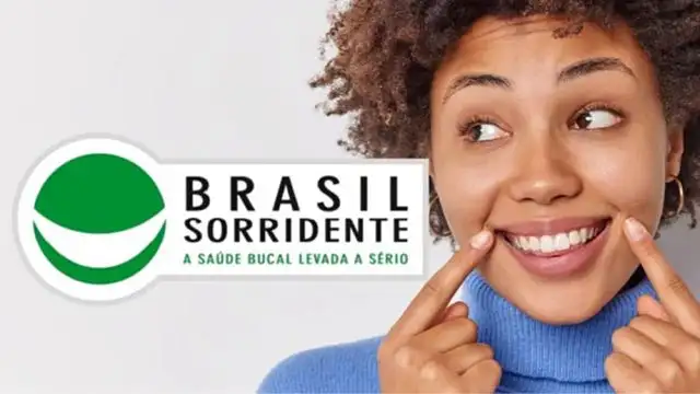 Paciente recebendo tratamento odontológico pelo Programa Brasil Sorridente.